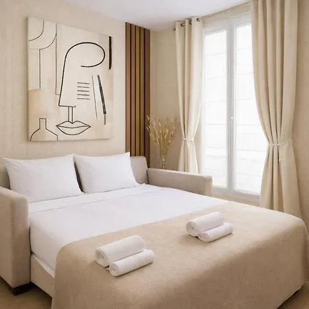 - Family For 4 * Paris