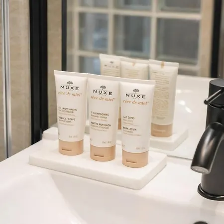 - Family For 4 * Paris