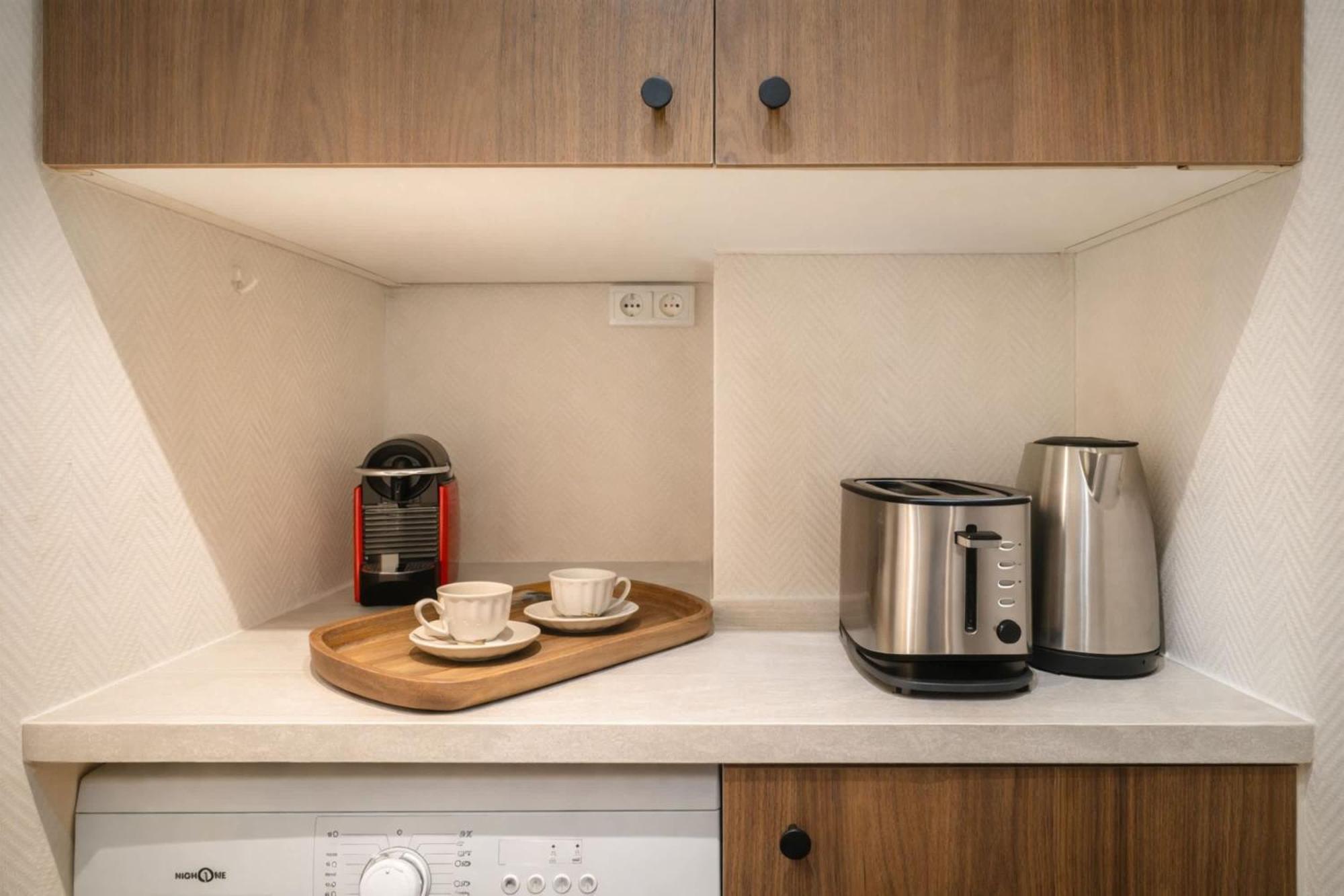 - Family For 4 * Paris